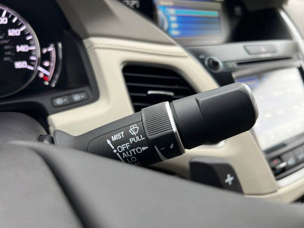 Used 2016 Acura RLX Sport Hybrid w/ Advance Pkg image 38