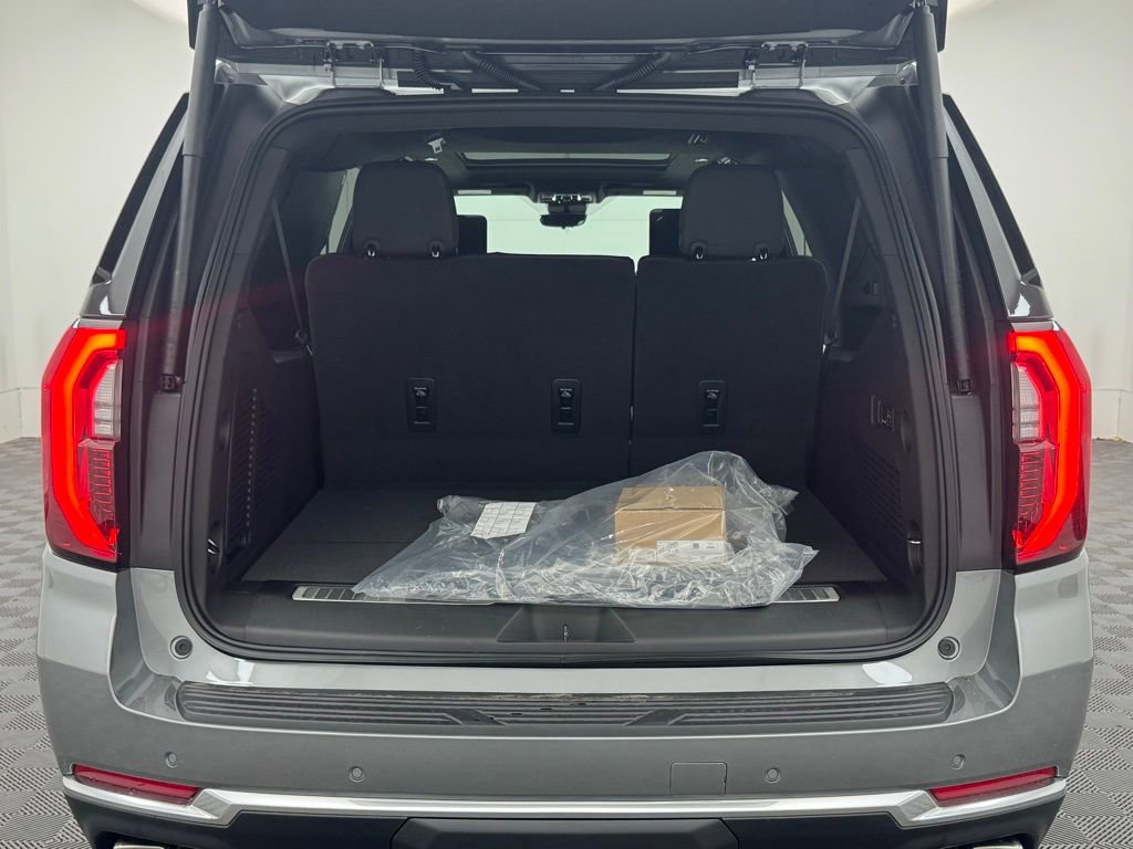 New 2026 GMC Yukon XL Denali w/ Denali Reserve Package image 13