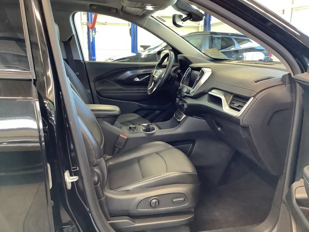 Used 2024 GMC Terrain SLT w/ Elevation Edition AWD/4WD image 11