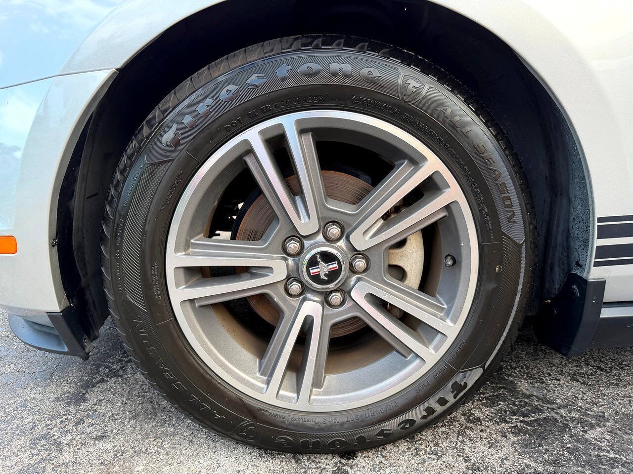 Used 2010 Ford Mustang Convertible RWD image 41