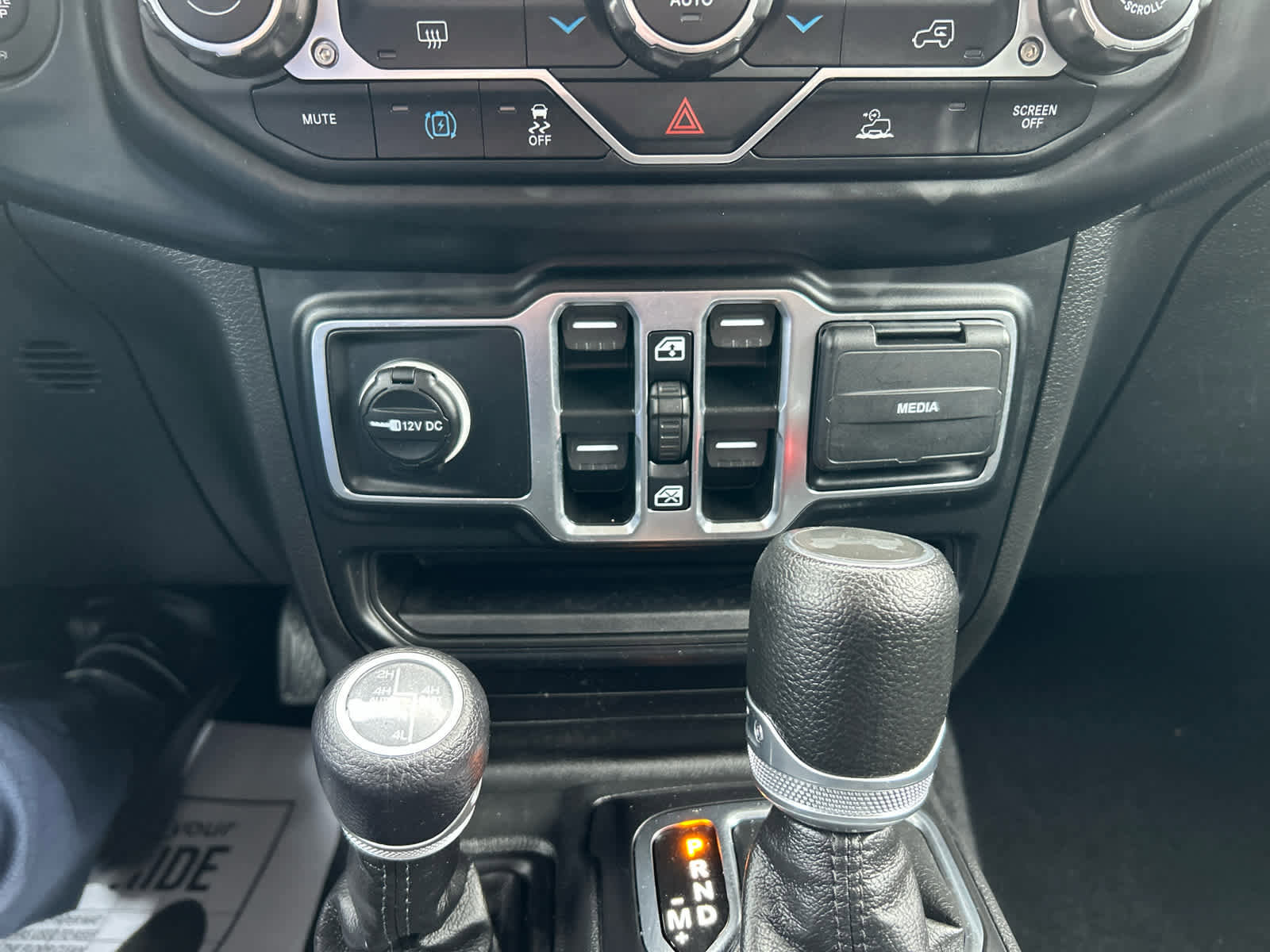Used 2023 Jeep Wrangler Unlimited image 25