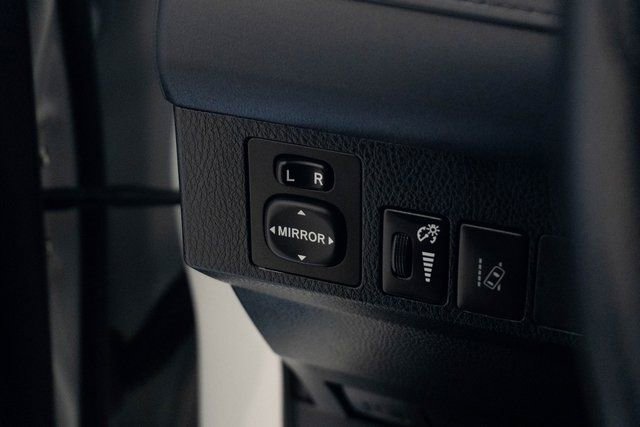 Used 2018 Toyota RAV4 LE image 30