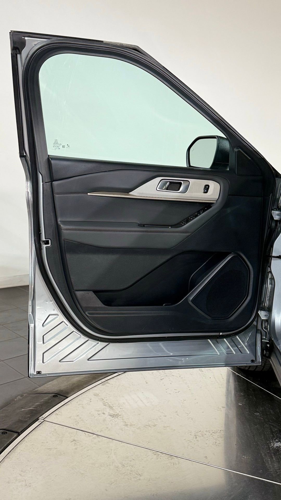 Used 2025 Ford Explorer Active w/ Active Comfort Package image 42