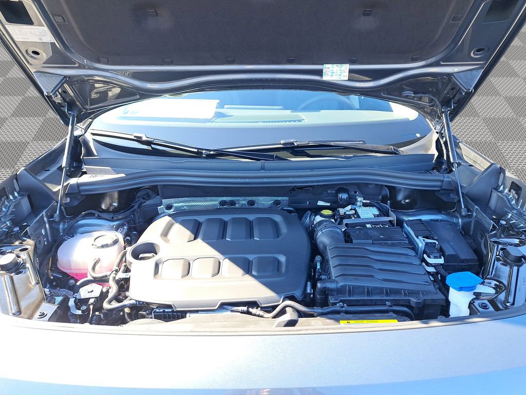 New 2025 Volkswagen Tiguan SE image 28