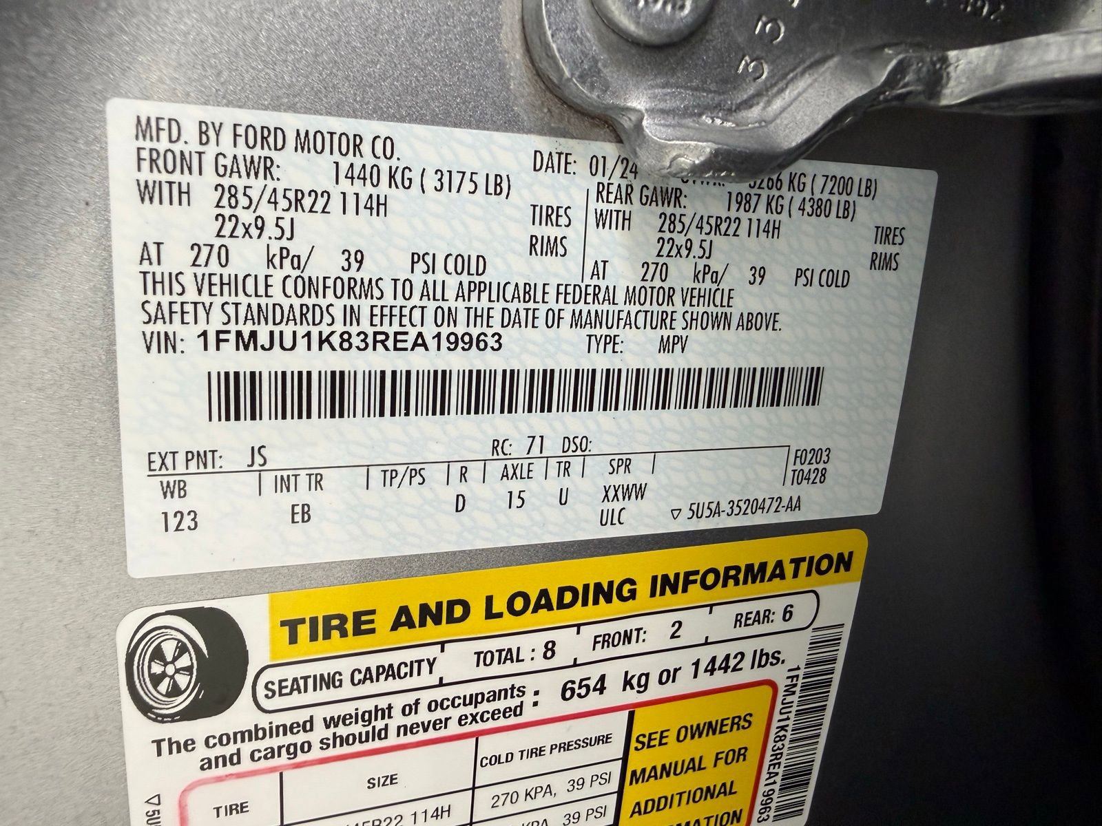 Used 2024 Ford Expedition Limited image 16