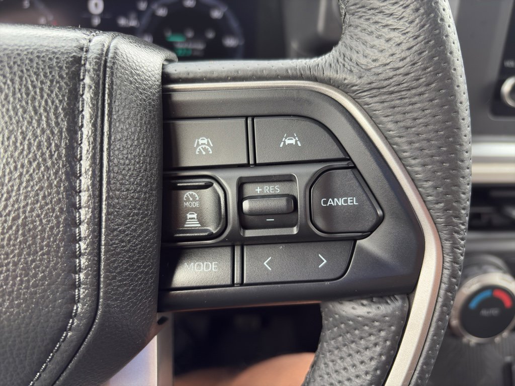 Used 2025 Toyota Tacoma TRD Off-Road image 19