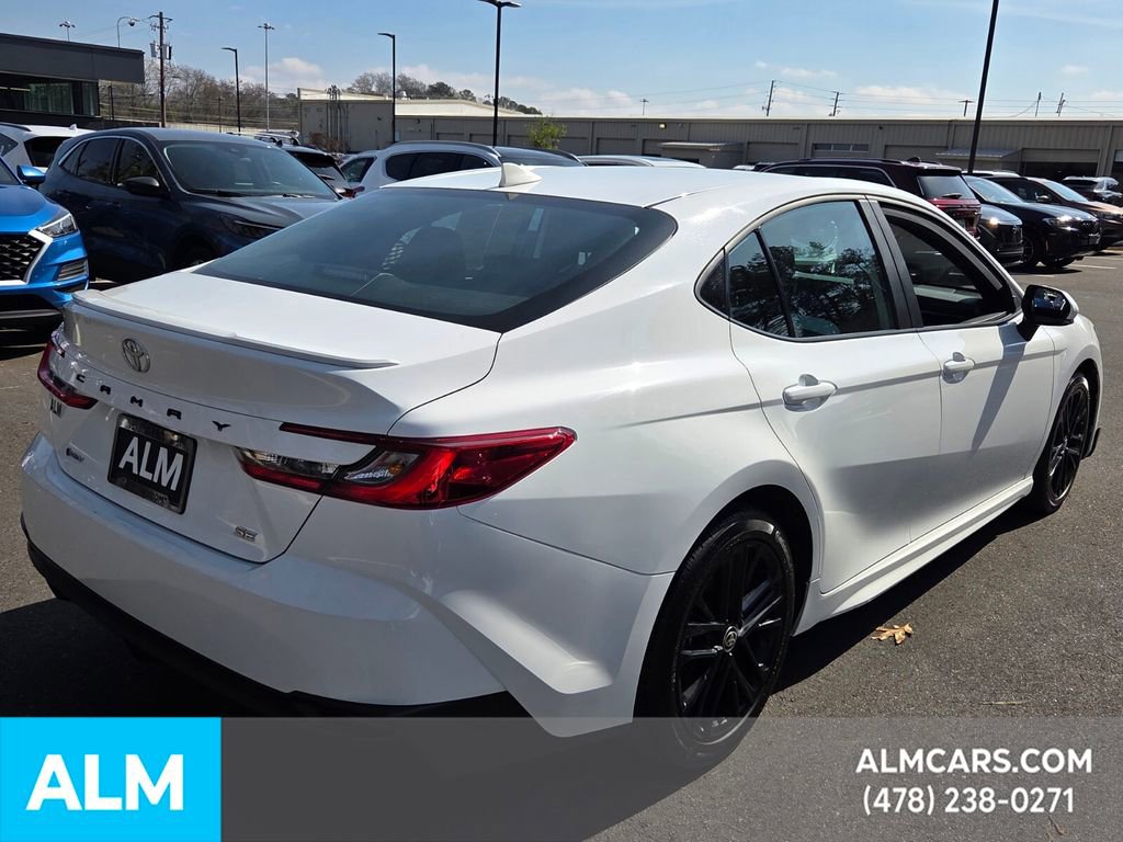 Used 2025 Toyota Camry SE image 6