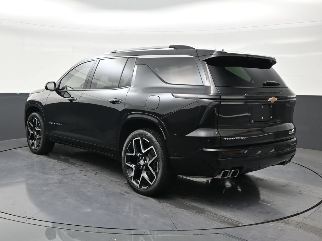 Used 2025 Chevrolet Traverse High Country FWD image 3