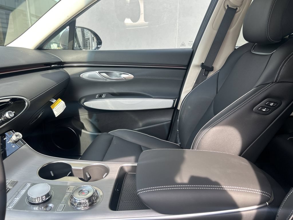New 2026 Genesis GV70 2.5T Advanced AWD/4WD image 12