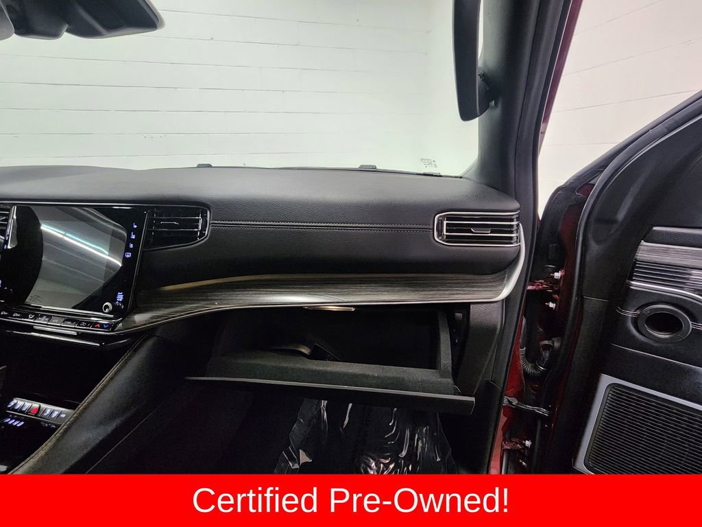 Certified 2024 Jeep Wagoneer Series II w/ Flexible Seating Group image 35
