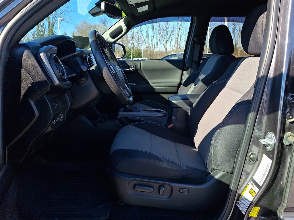 Certified 2022 Toyota Tacoma TRD Sport w/ Technology Package image 14