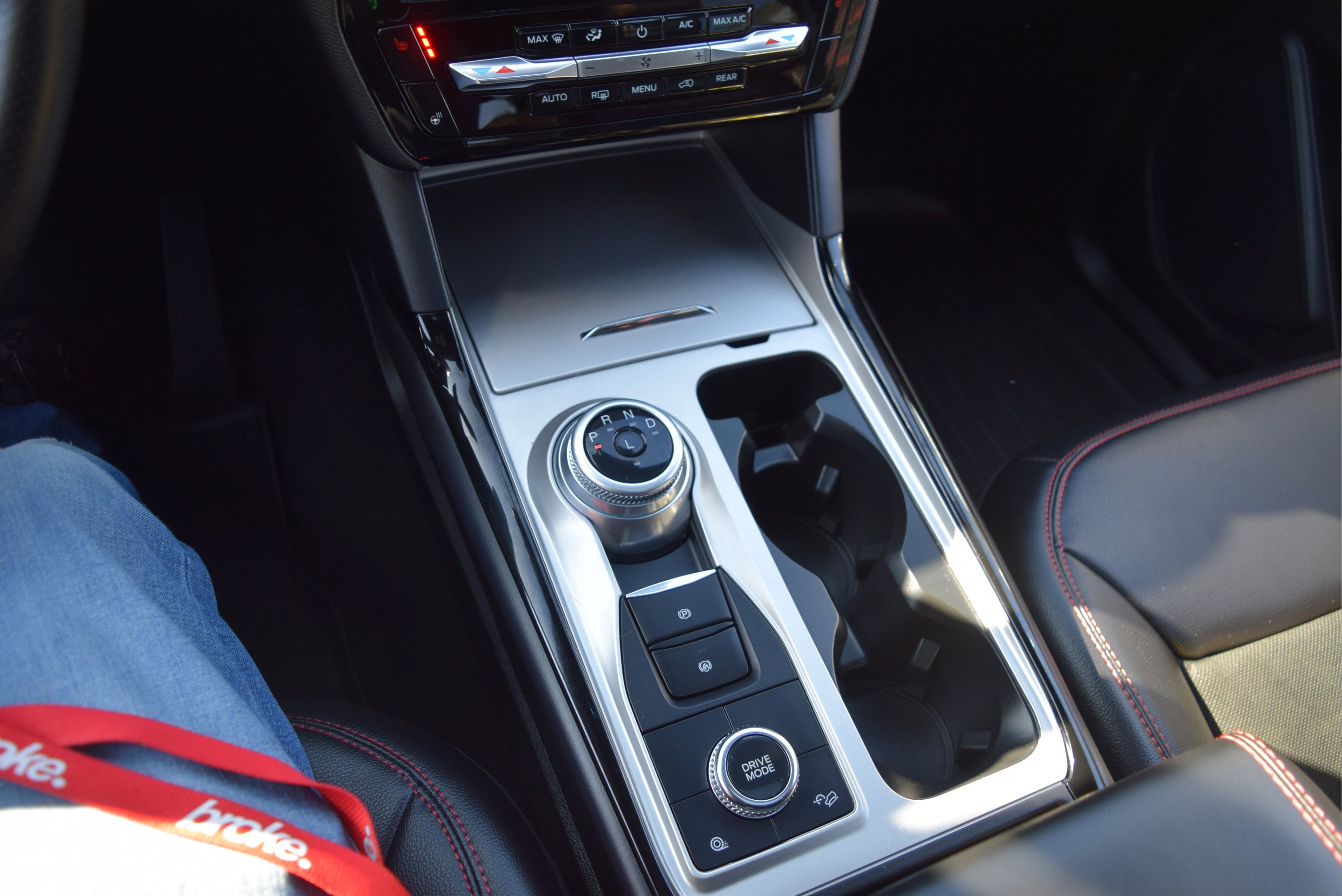 Used 2023 Ford Explorer ST-Line w/ Class IV Trailer Tow Package image 17