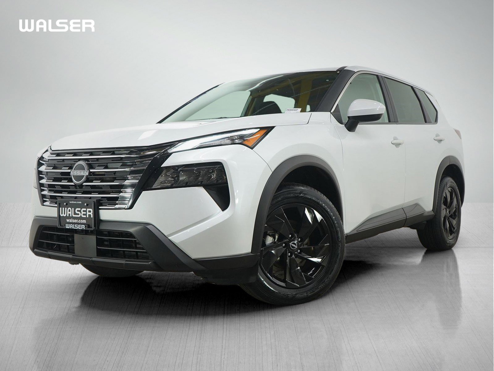 Used 2025 Nissan Rogue SV image 1