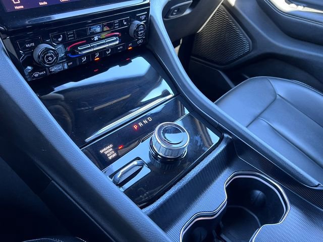 Used 2024 Jeep Grand Cherokee Limited w/ Black Appearance Package AWD/4WD image 25