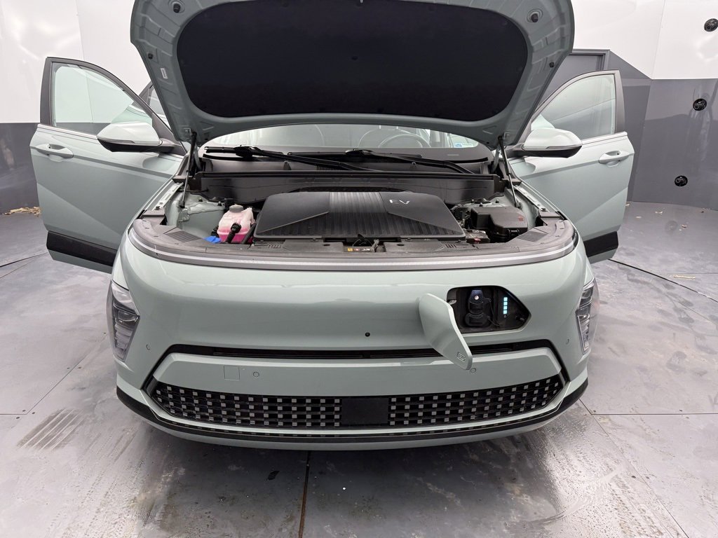 Used 2025 Hyundai Kona Limited image 15