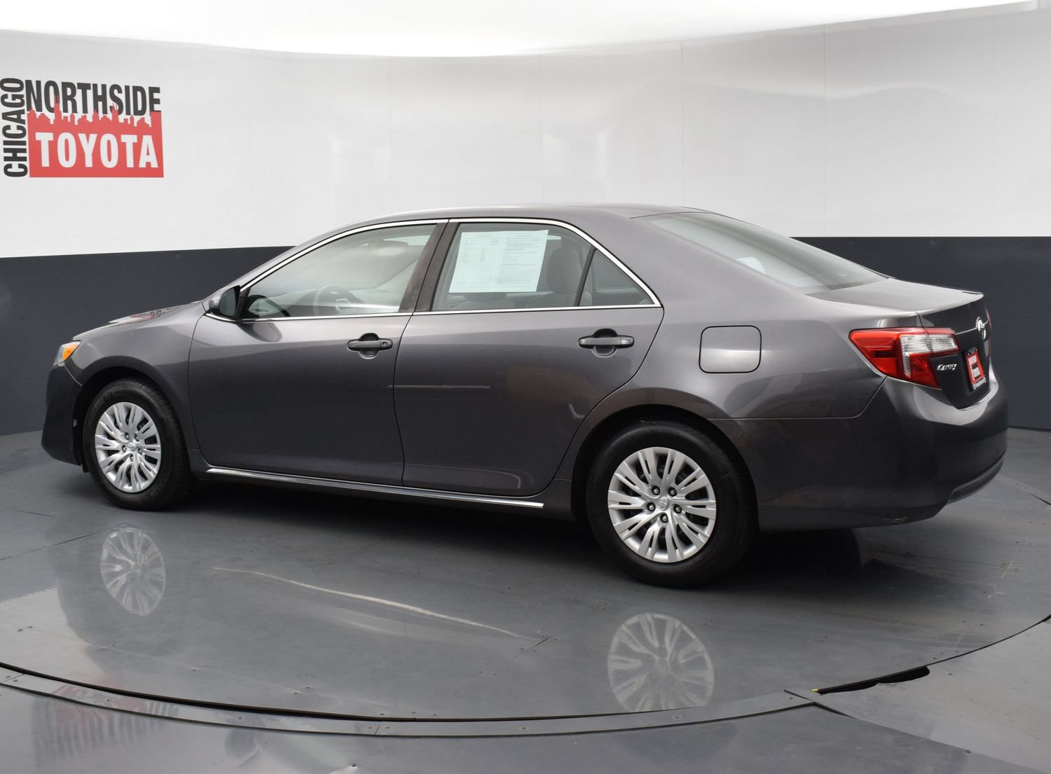 Used 2014 Toyota Camry LE FWD image 2
