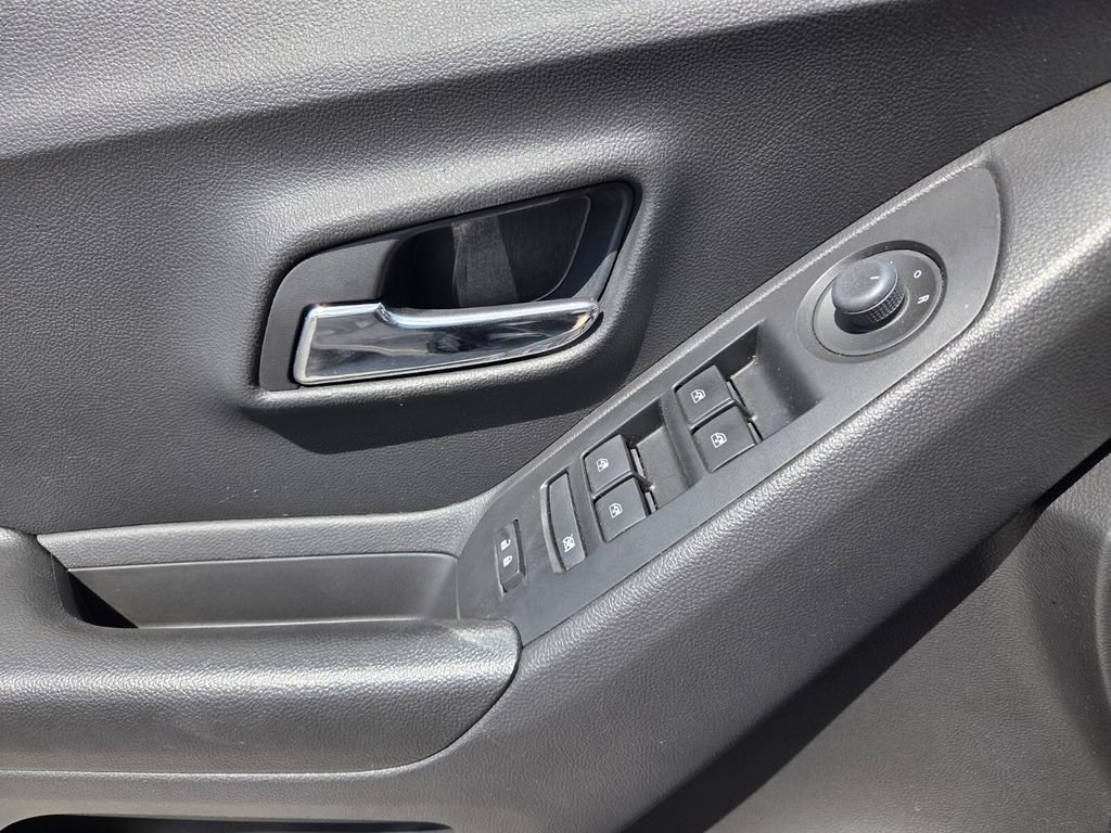 Certified 2022 Chevrolet Trax LT AWD/4WD image 18