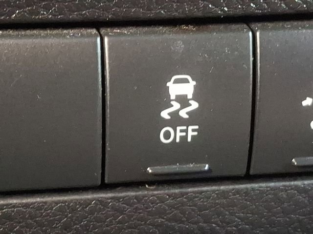 Used 2012 Jeep Wrangler Unlimited Sport image 22