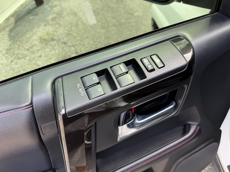Used 2019 Toyota 4Runner TRD Off-Road Premium AWD/4WD image 19