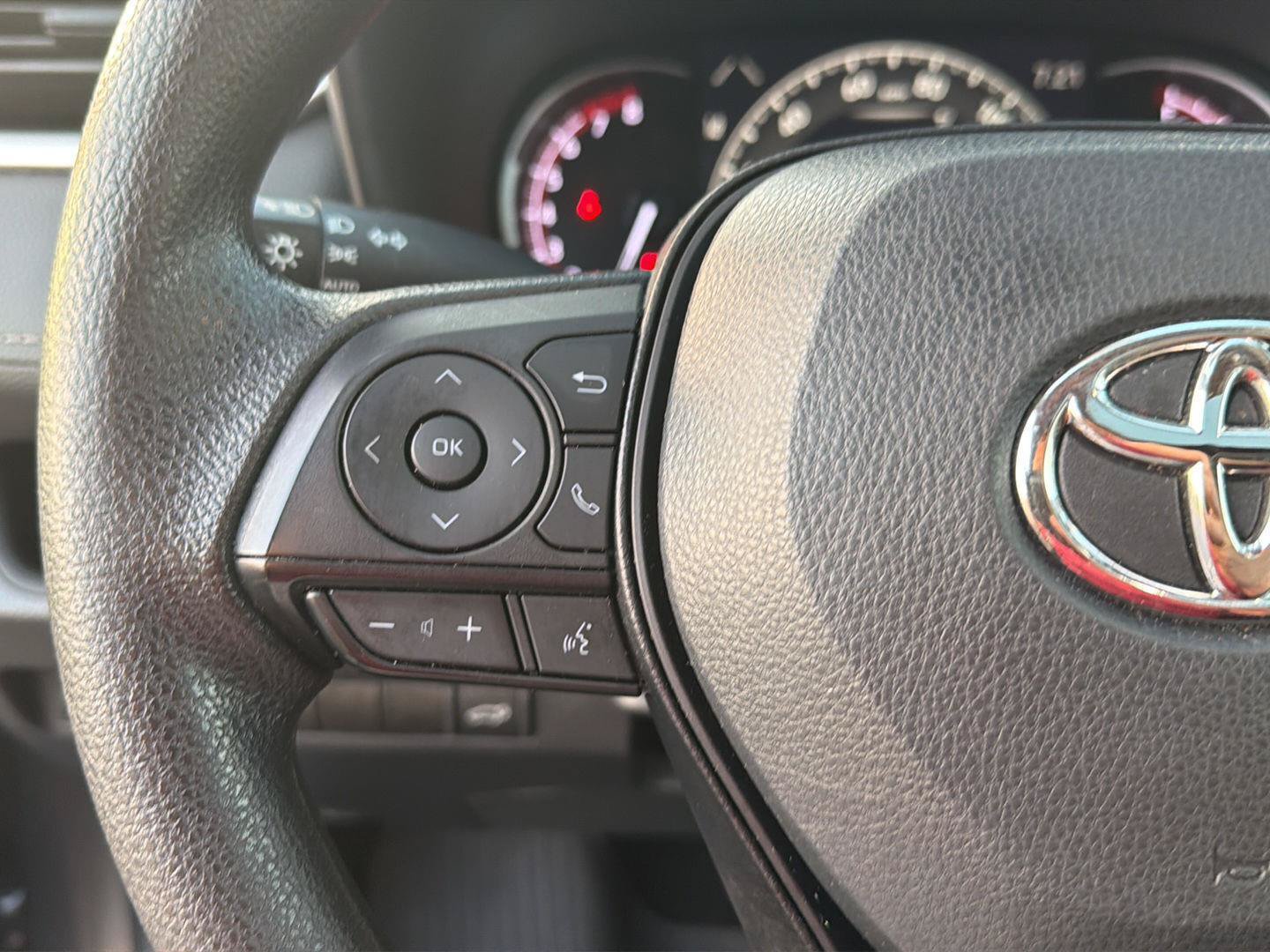 Certified 2024 Toyota RAV4 XLE w/ Convenience Package FWD image 21