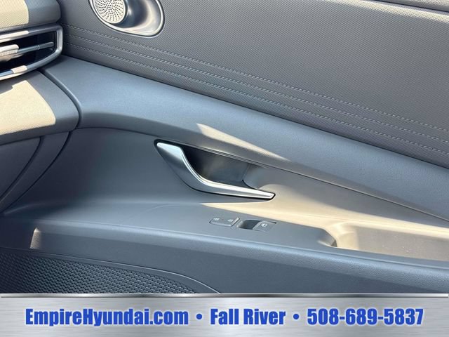 Used 2024 Hyundai Elantra SE FWD image 30