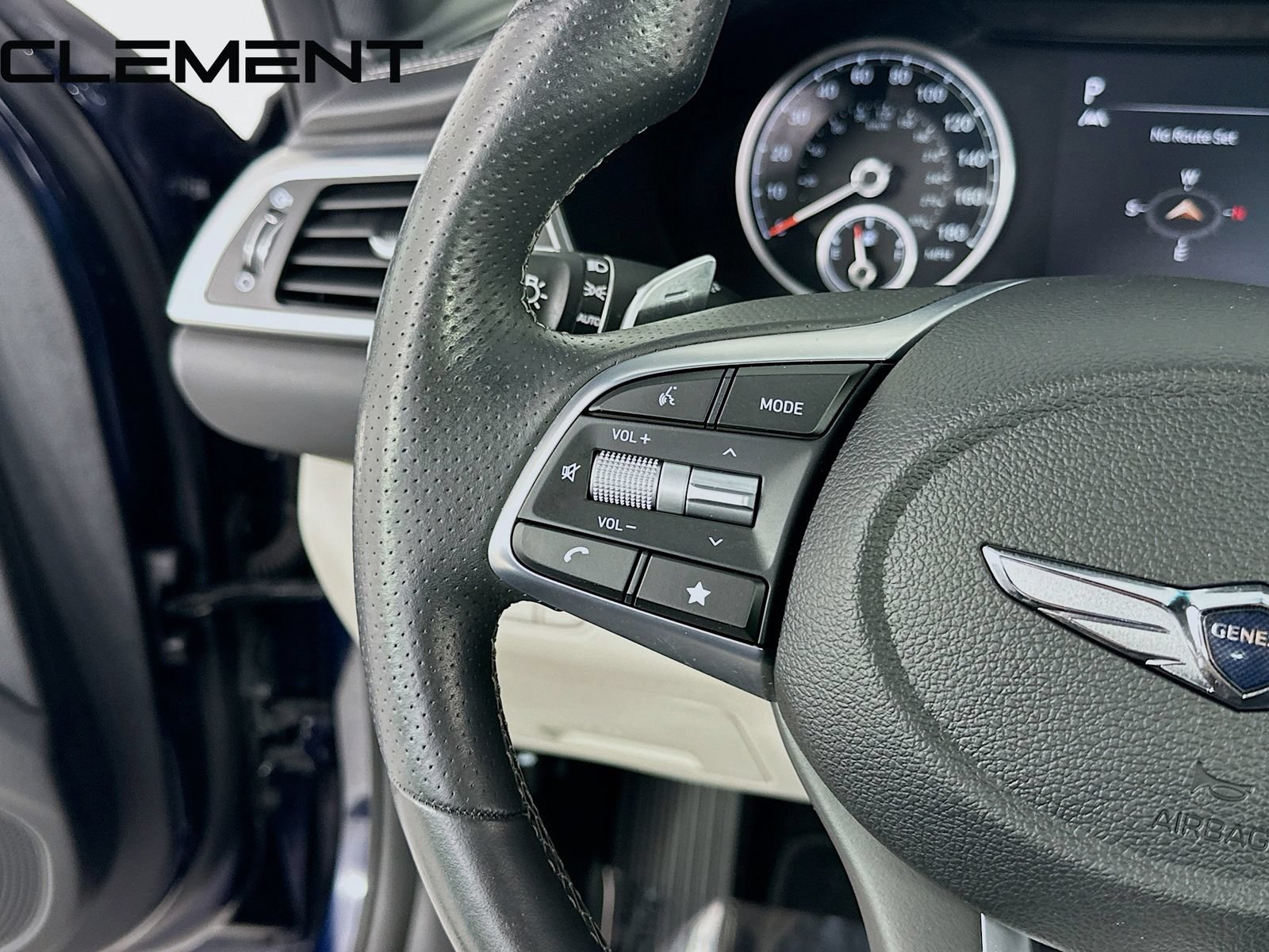 Used 2023 Genesis G70 2.0T RWD image 15