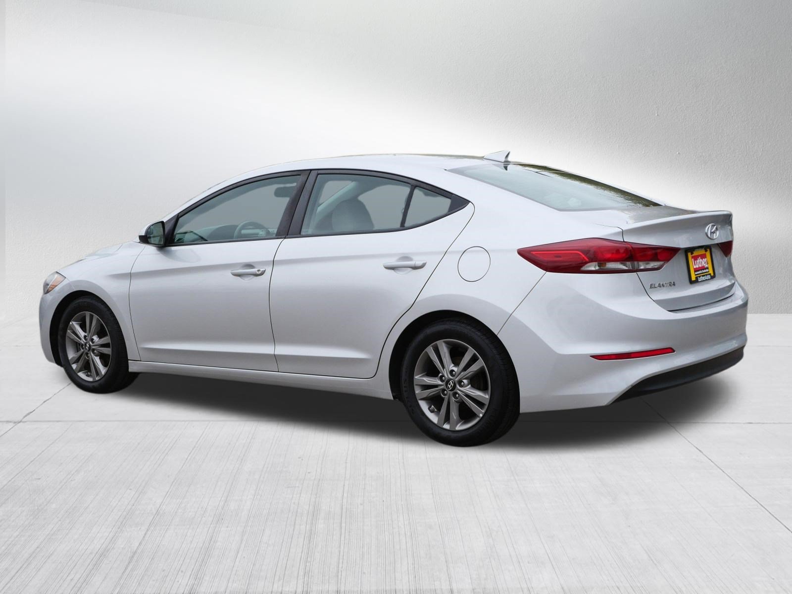 Used 2017 Hyundai Elantra SE FWD image 5
