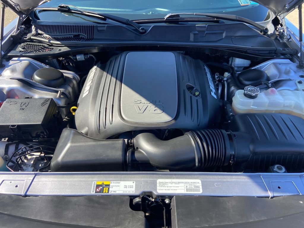 Used 2015 Dodge Challenger R/T Plus RWD image 10