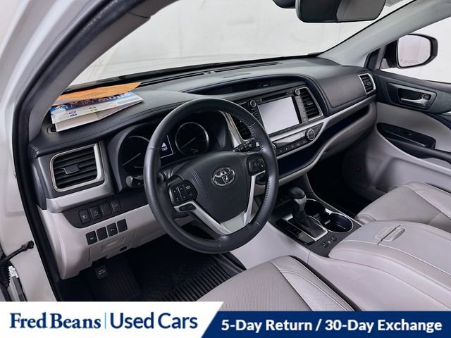 Used 2019 Toyota Highlander Limited image 11