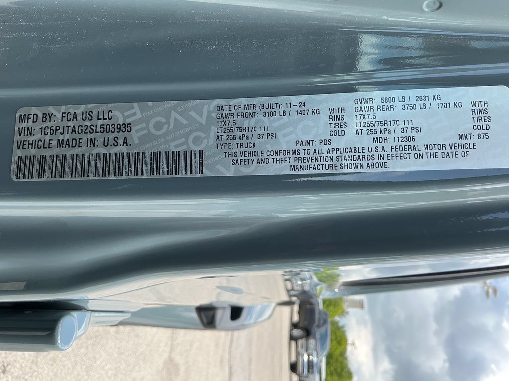 Certified 2025 Jeep Gladiator Sport AWD/4WD image 33