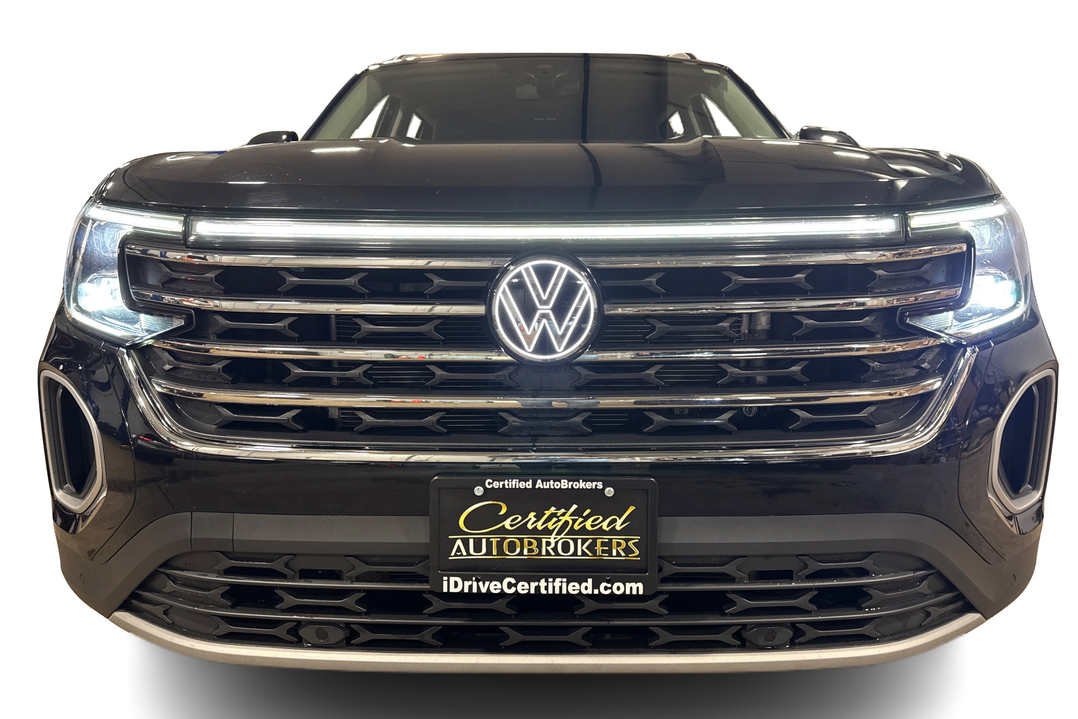 Used 2025 Volkswagen Atlas SE image 11