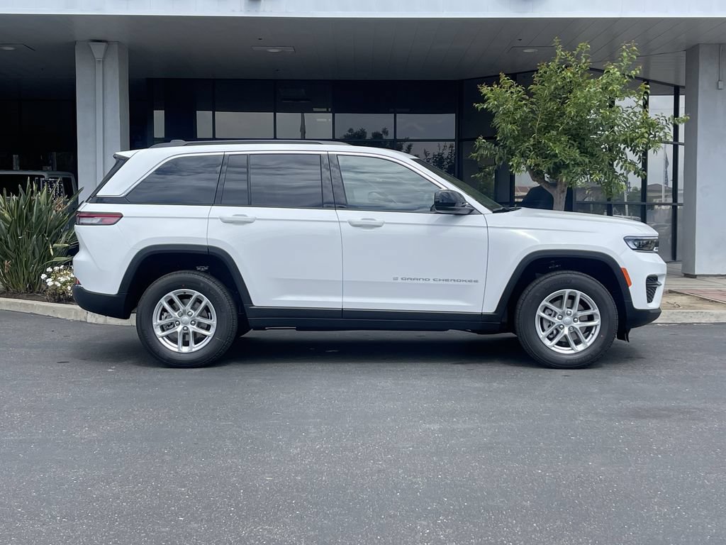 New 2026 Jeep Grand Cherokee Laredo RWD image 4