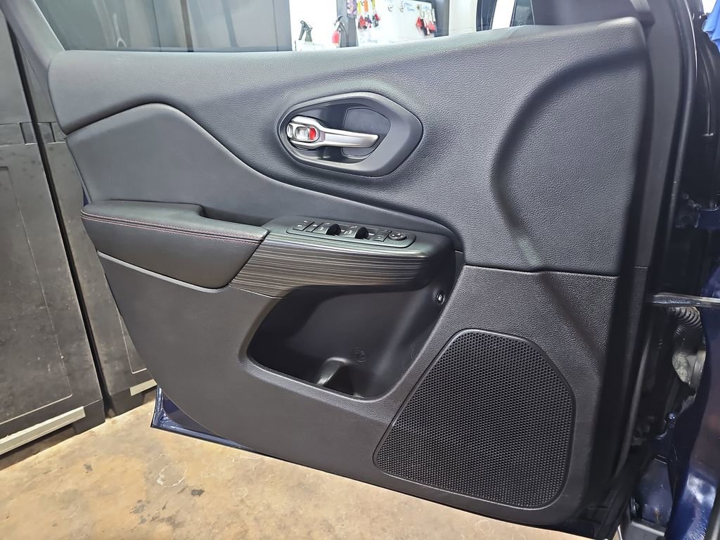 Used 2016 Jeep Cherokee Trailhawk w/ Leather Interior Group image 27