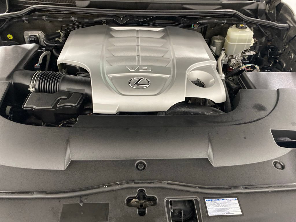 Used 2021 Lexus LX 570 4WD w/ Luxury Package image 36