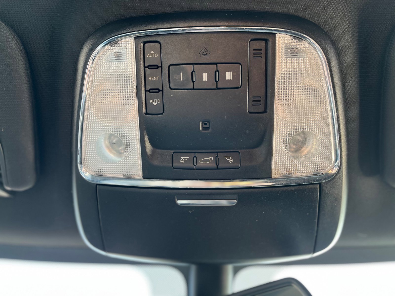 Used 2014 Jeep Grand Cherokee Altitude AWD/4WD image 35