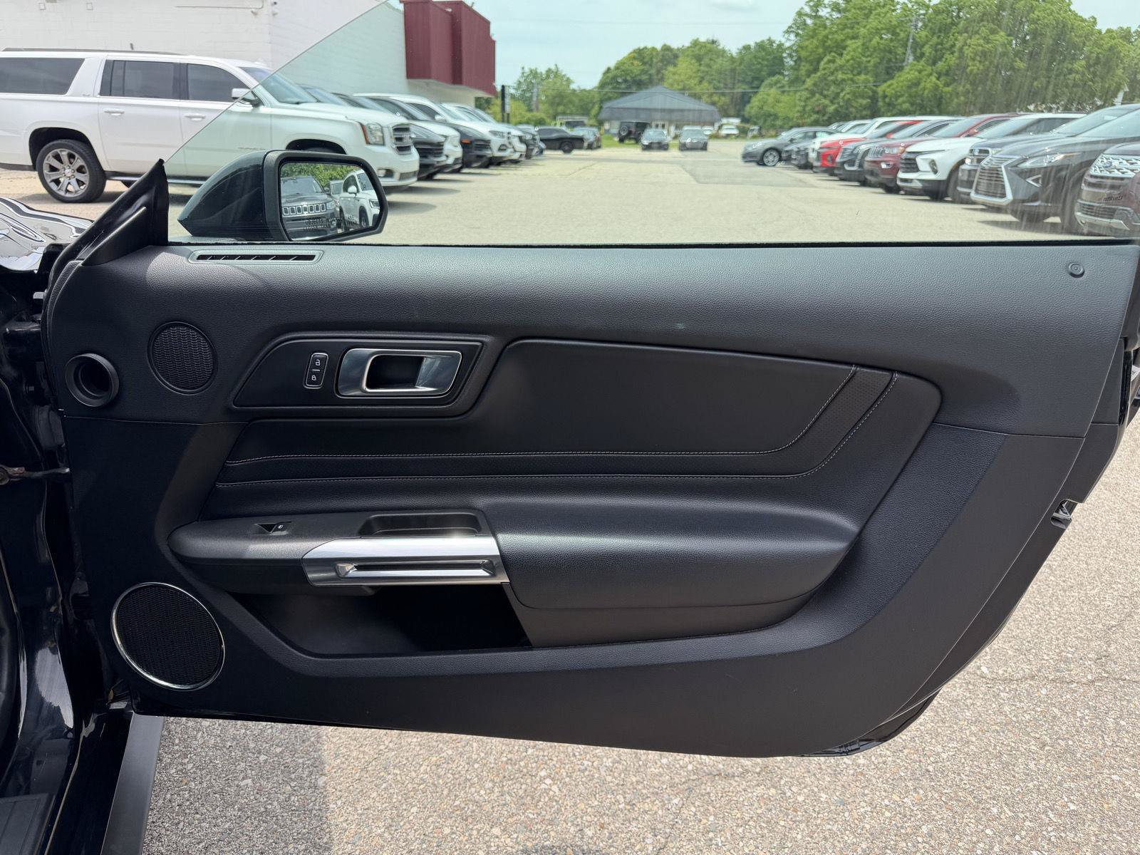 Used 2019 Ford Mustang GT Premium w/ Equipment Group 401A RWD image 23
