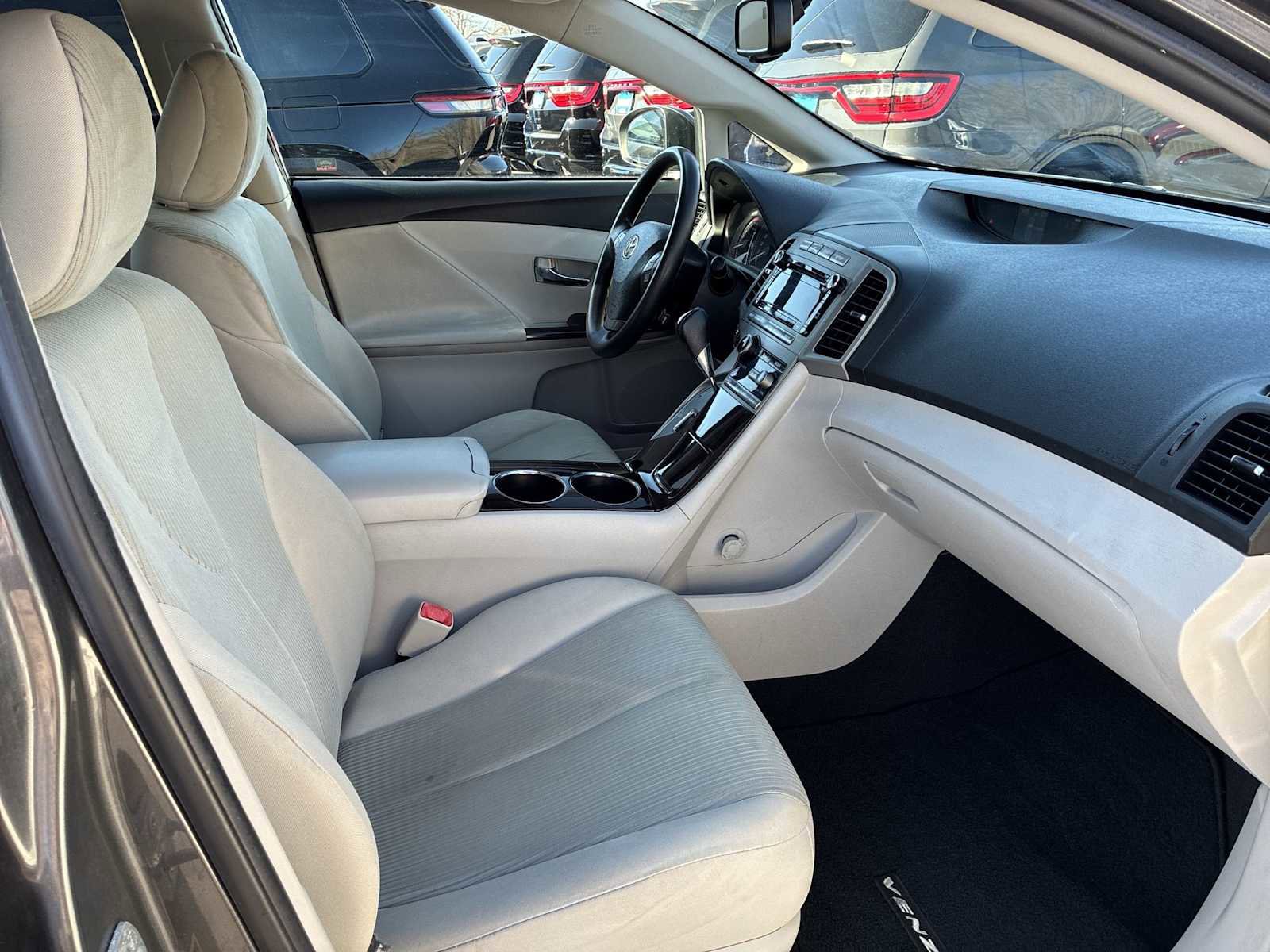 Used 2010 Toyota Venza AWD image 24
