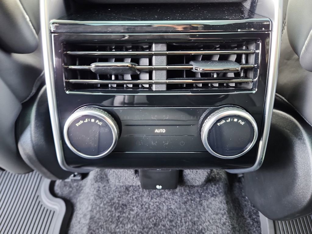 New 2026 Land Rover Range Rover Long Wheelbase SE image 26