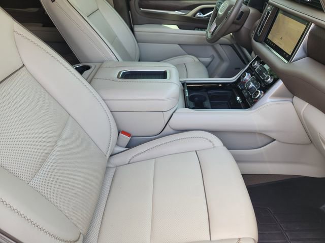 Used 2021 GMC Yukon Denali w/ Denali Premium Package image 14