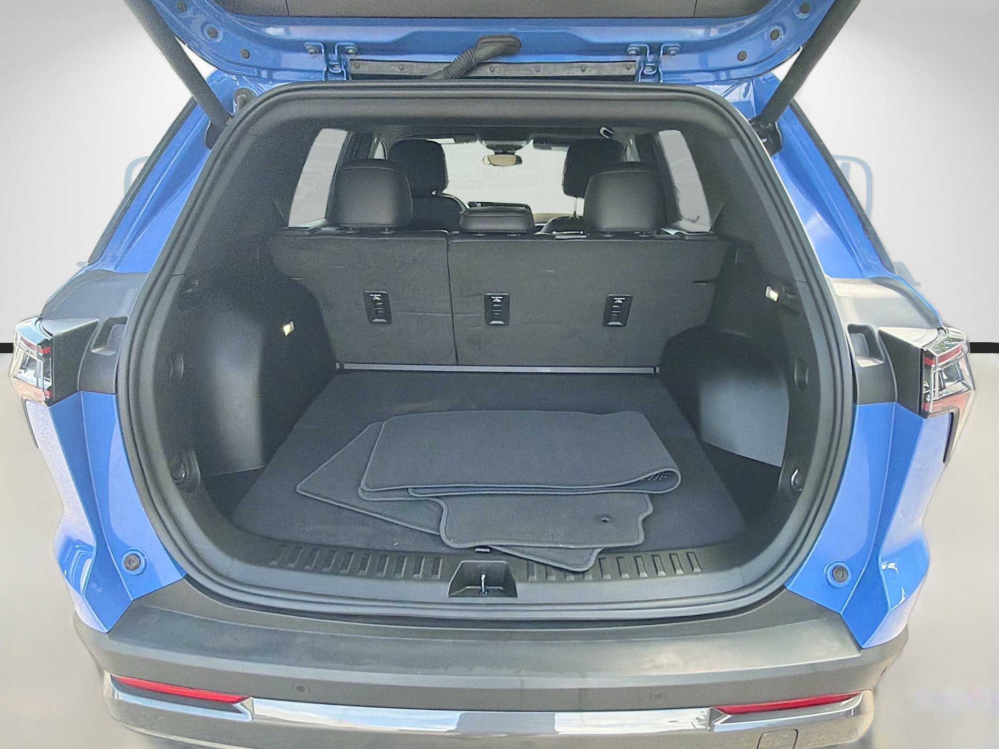 Used 2025 Chevrolet Equinox ACTIV image 27