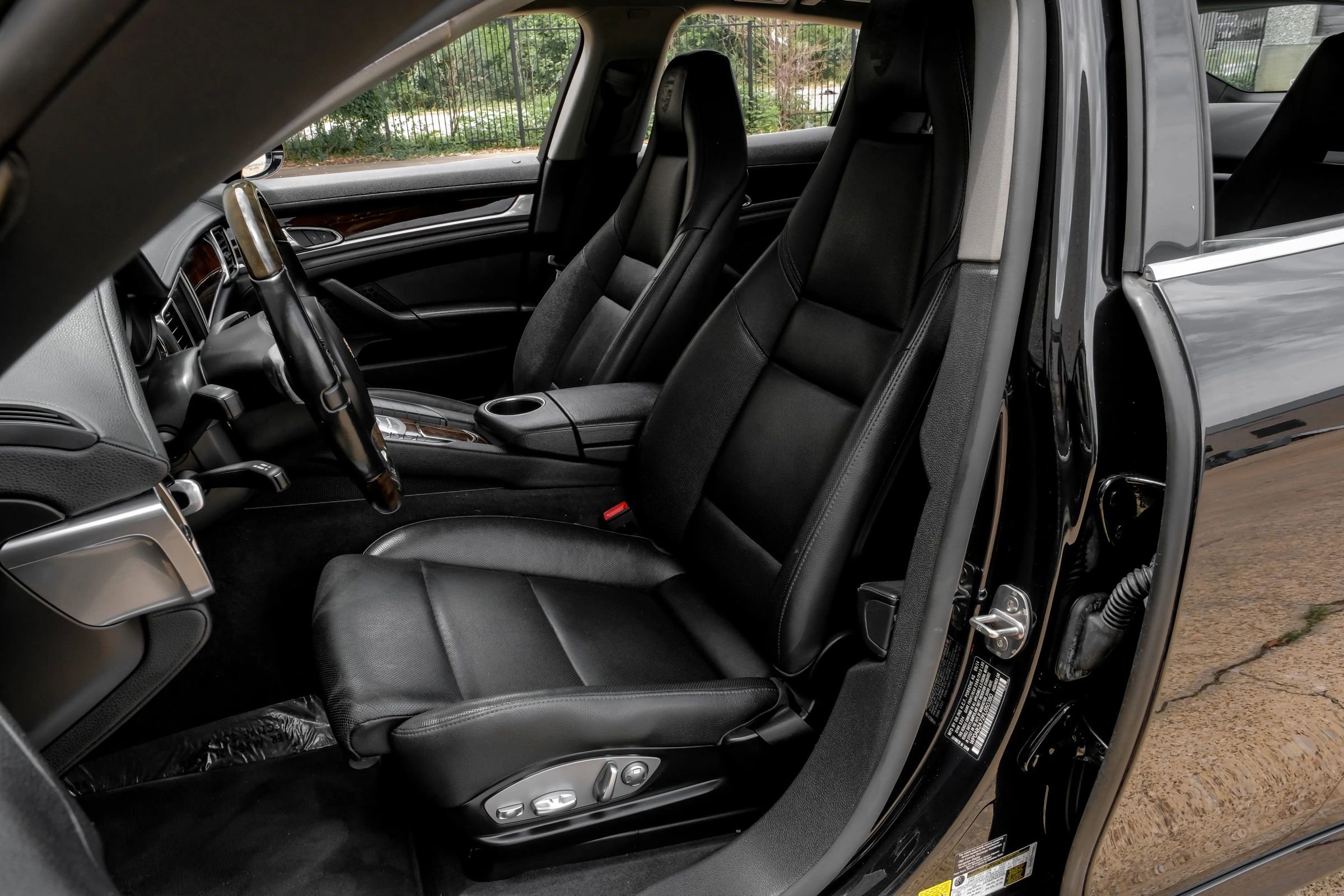 Used 2015 Porsche Panamera S RWD image 32