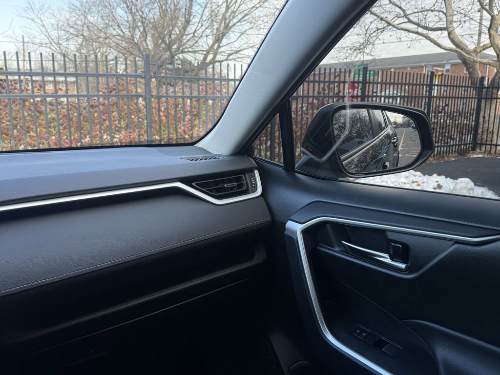 Used 2024 Toyota RAV4 XLE Premium image 19