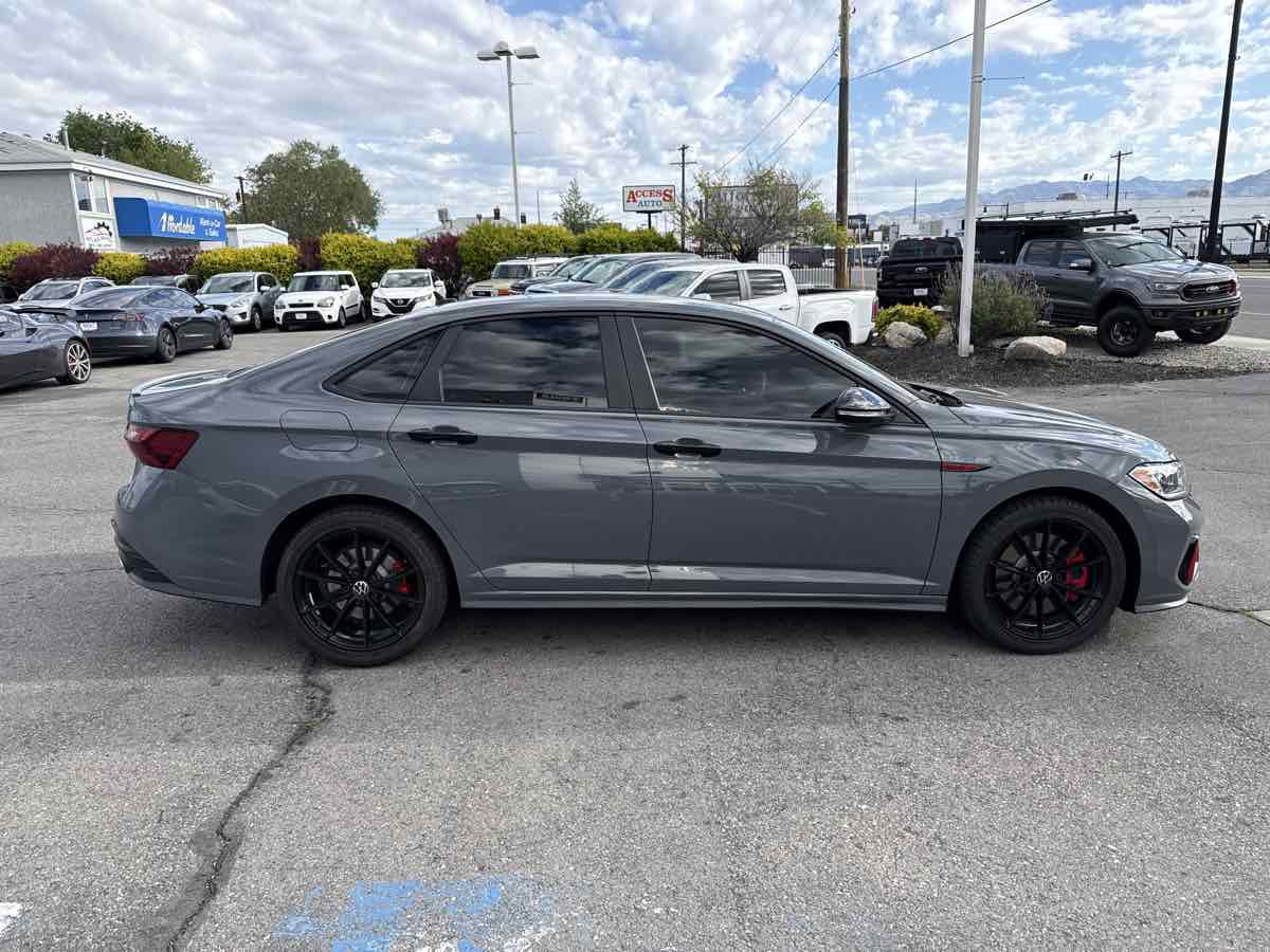 Used 2024 Volkswagen Jetta GLI 40th Anniversary Edition FWD image 5