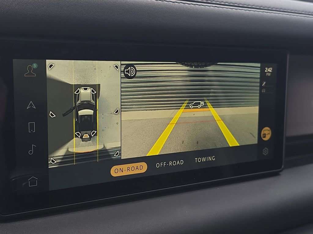 Used 2024 Land Rover Defender 90 S image 27