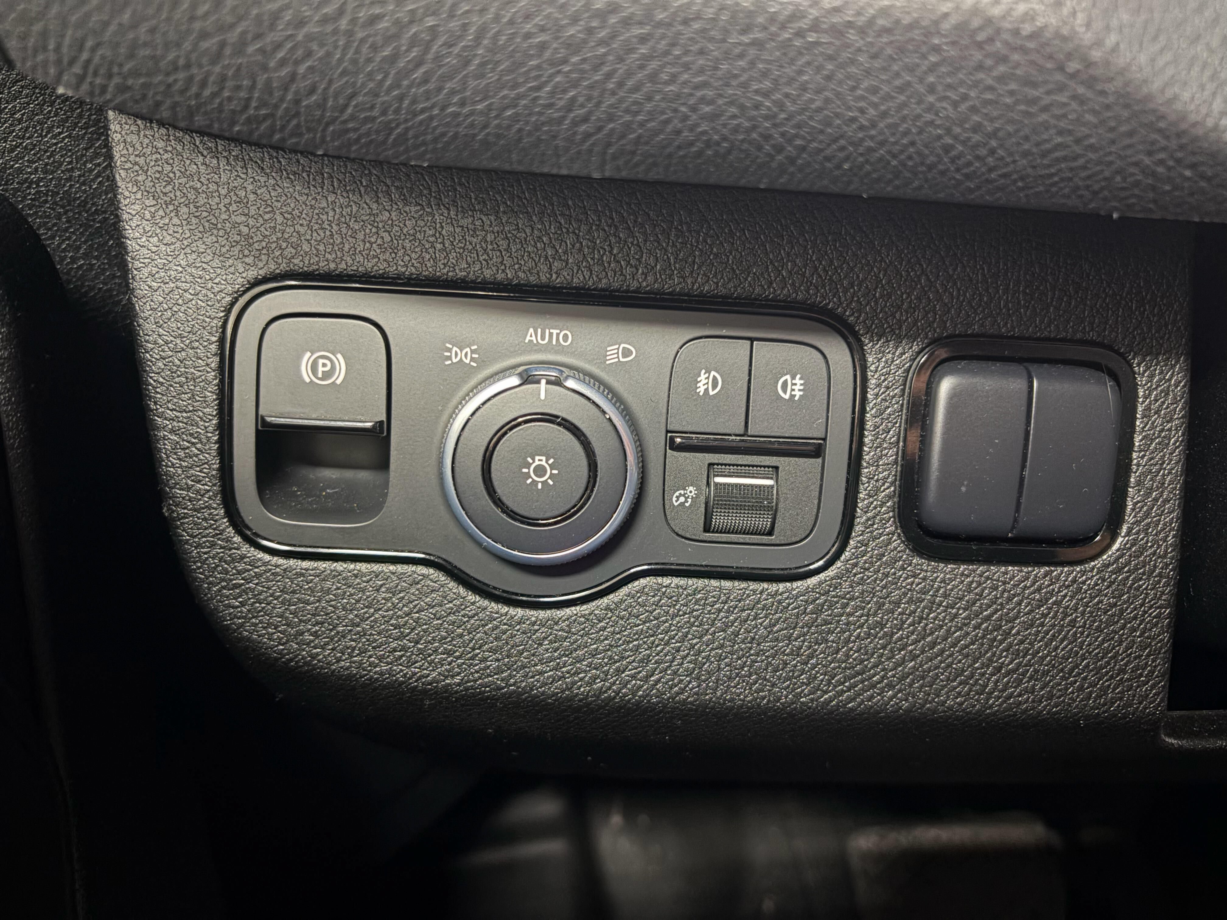 Used 2020 Mercedes-Benz Sprinter 2500 image 19