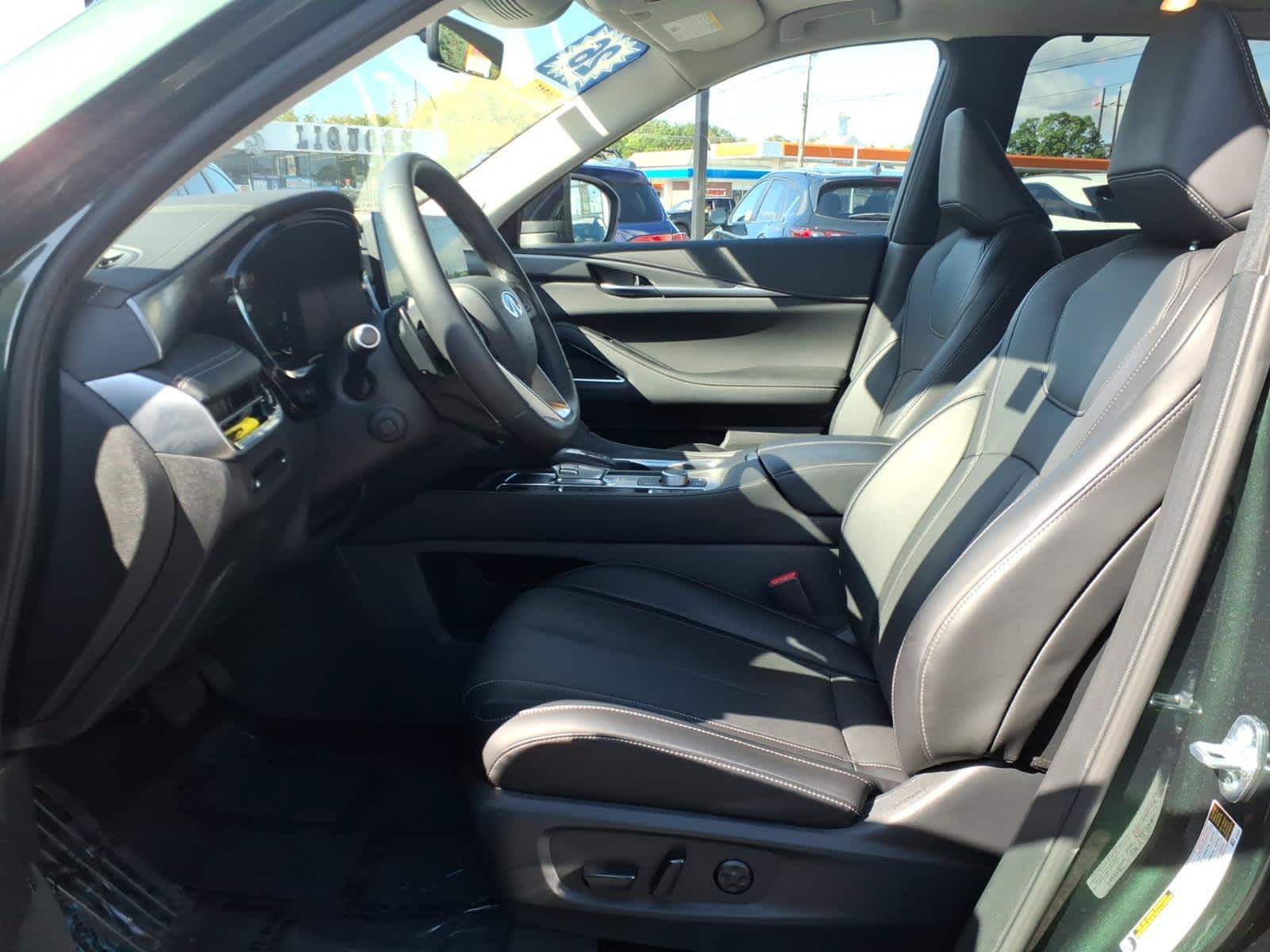 Certified 2026 INFINITI QX60 Luxe w/ Cargo Package AWD/4WD image 11