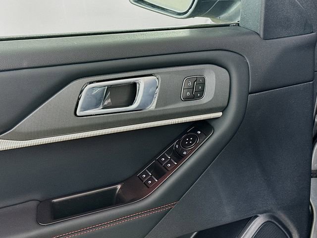 New 2026 Ford Explorer ST-Line w/ ST-Line Street Pack image 18