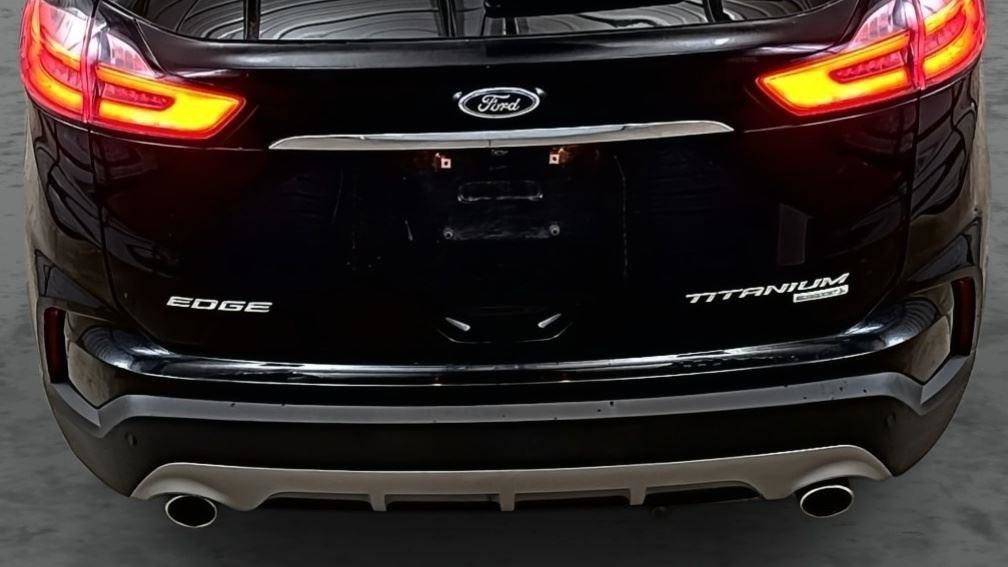 Used 2019 Ford Edge Titanium image 11