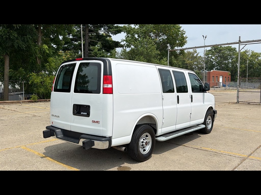 Used 2025 GMC Savana 2500 w/ Driver Convenience Package RWD image 5