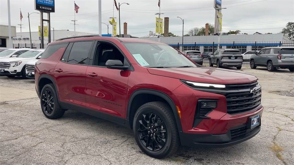 New 2025 Chevrolet Traverse LT w/ Midnight/Sport Edition image 27